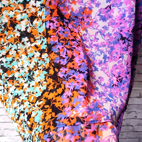 H.P. Cabi Sleeveless Floral Print Top - Picture 6 of 6